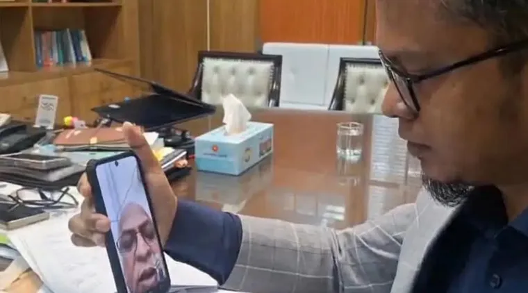 সমর্থকরা আটকে রাখলেন প্রার্থীকে, ভিডিও কলে প্রার্থিতা প্রত্যাহার